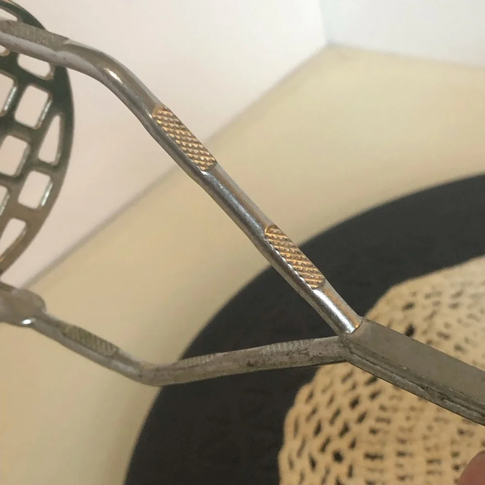 Vintage 1970s Avocado Green Potato Masher & Plastic Over-the-Glass Juicer  USA